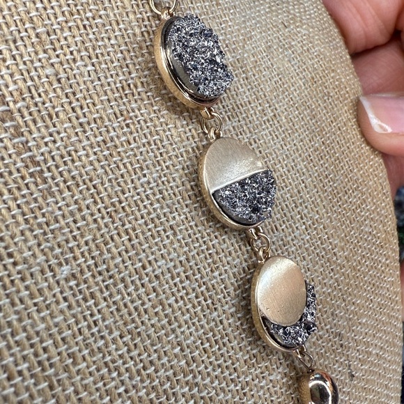 Moon phase long necklace 🌑🌓🌒 - Picture 3 of 4